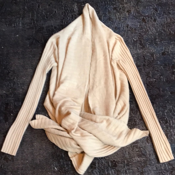 Sweater - Picture 4 of 5